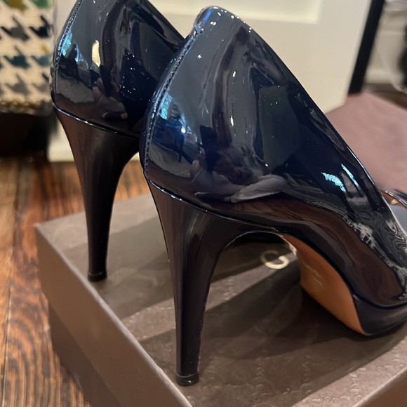 Gucci Vernice Crystal Peep Toe Platform Pump - Picture 11 of 12